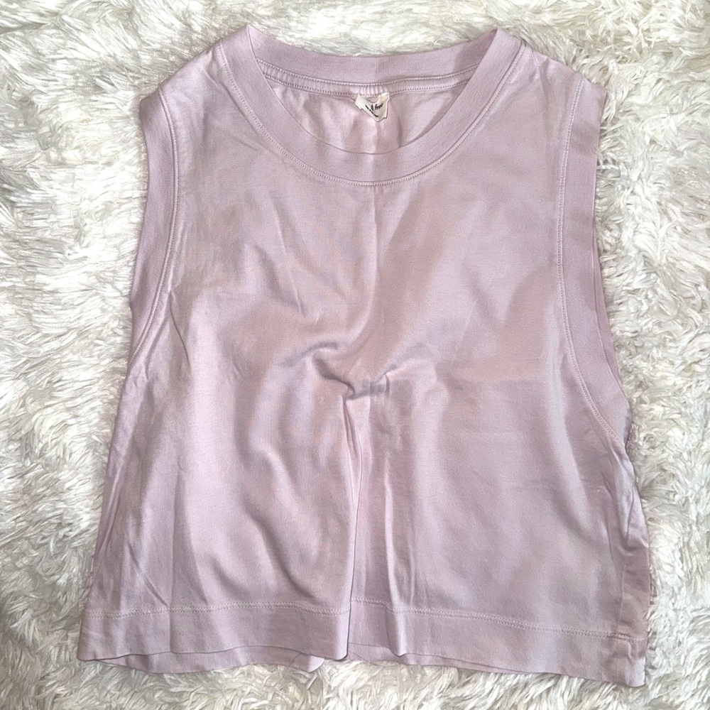 Wilfred Muscle Crop Top in Pink